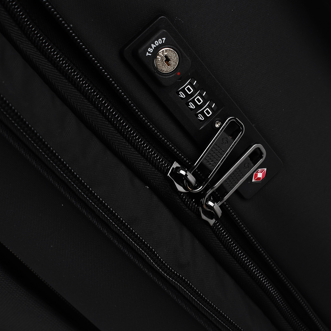 Чемодан Samsonite Airea