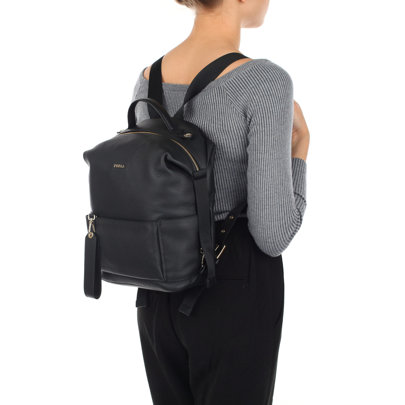 Аккуратный женский рюкзак черного цвета Furla Dafne avatar