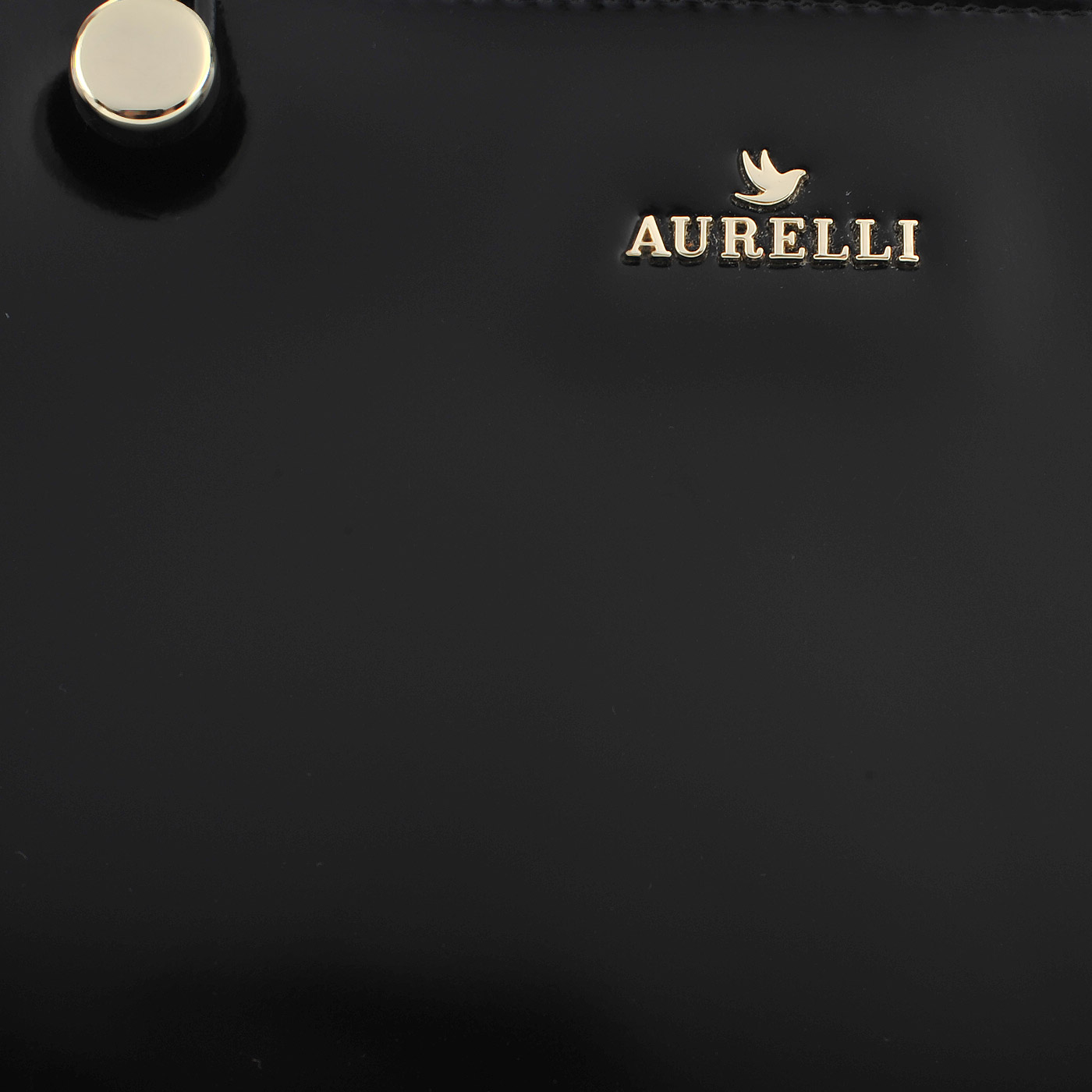 Женская черная сумка из лакированной кожи Aurelli 