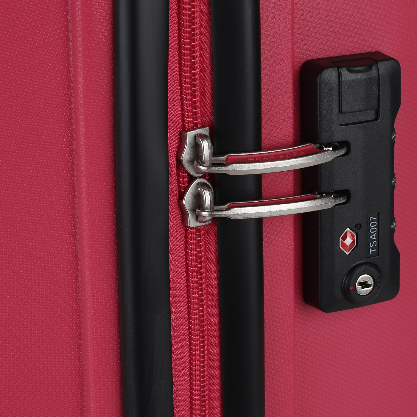 Чемодан для ручной клади из полипропилена с кодовым замком American Tourister Bon Air
