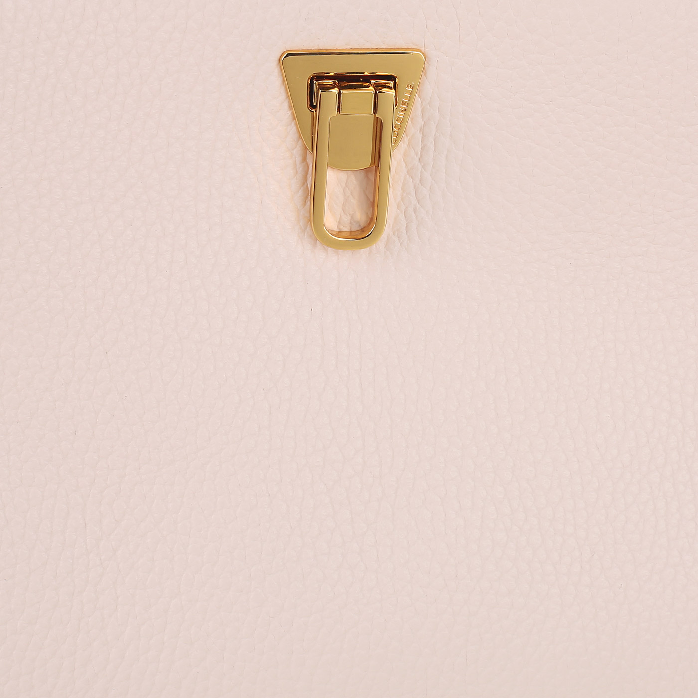 Клатч женский Coccinelle Beat Clutch