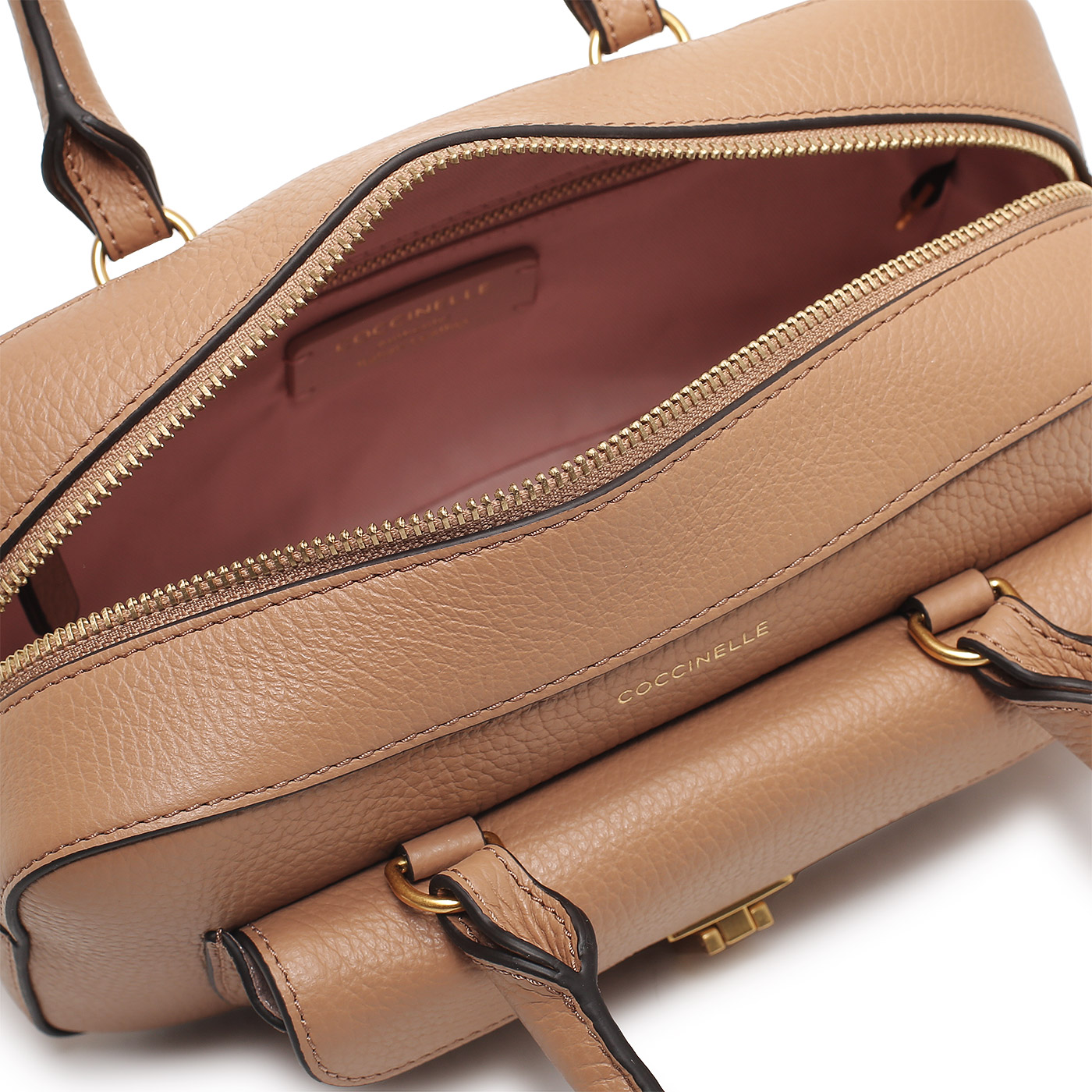 Кожаная сумка Coccinelle Beat Soft