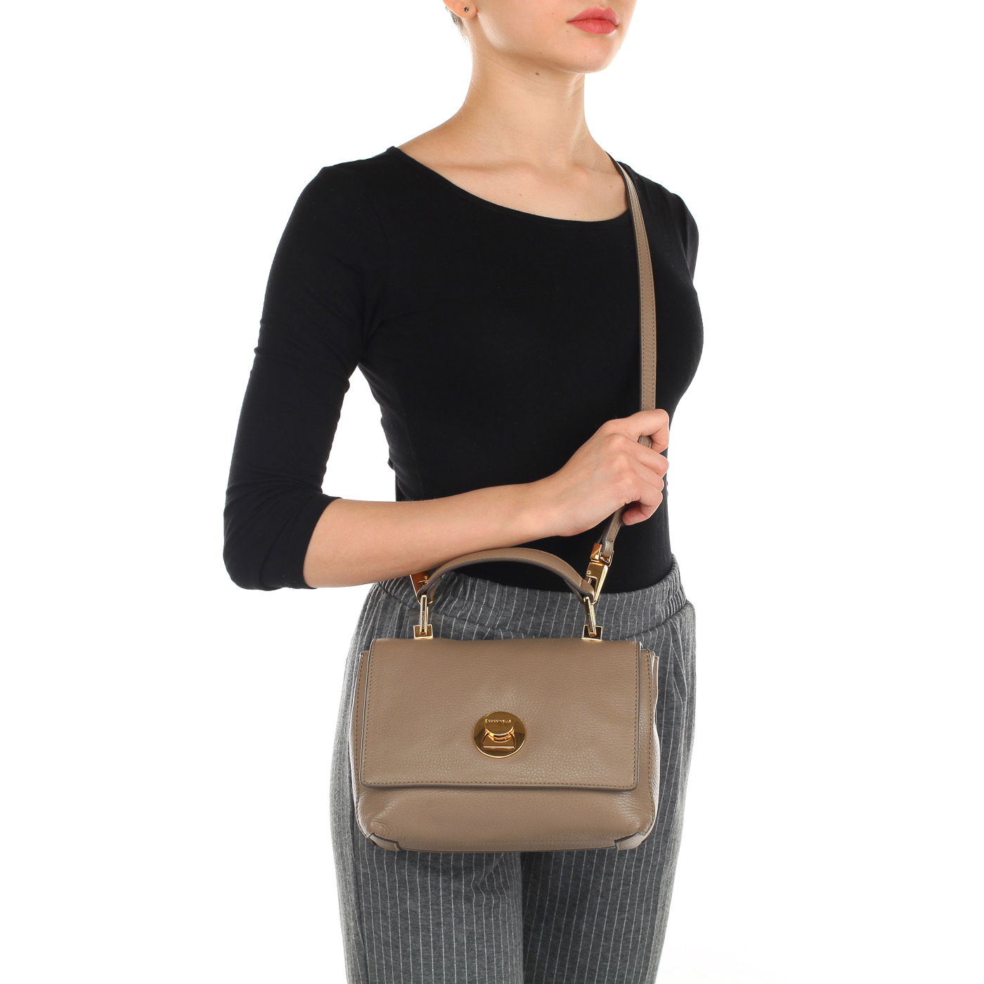 Маленькая кожаная сумочка со съемным ремешком Coccinelle Liya