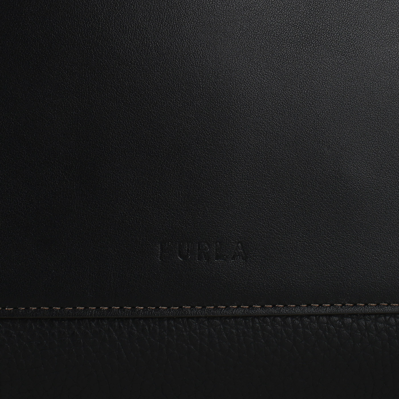 Сумка с увеличением объема Furla Gilda