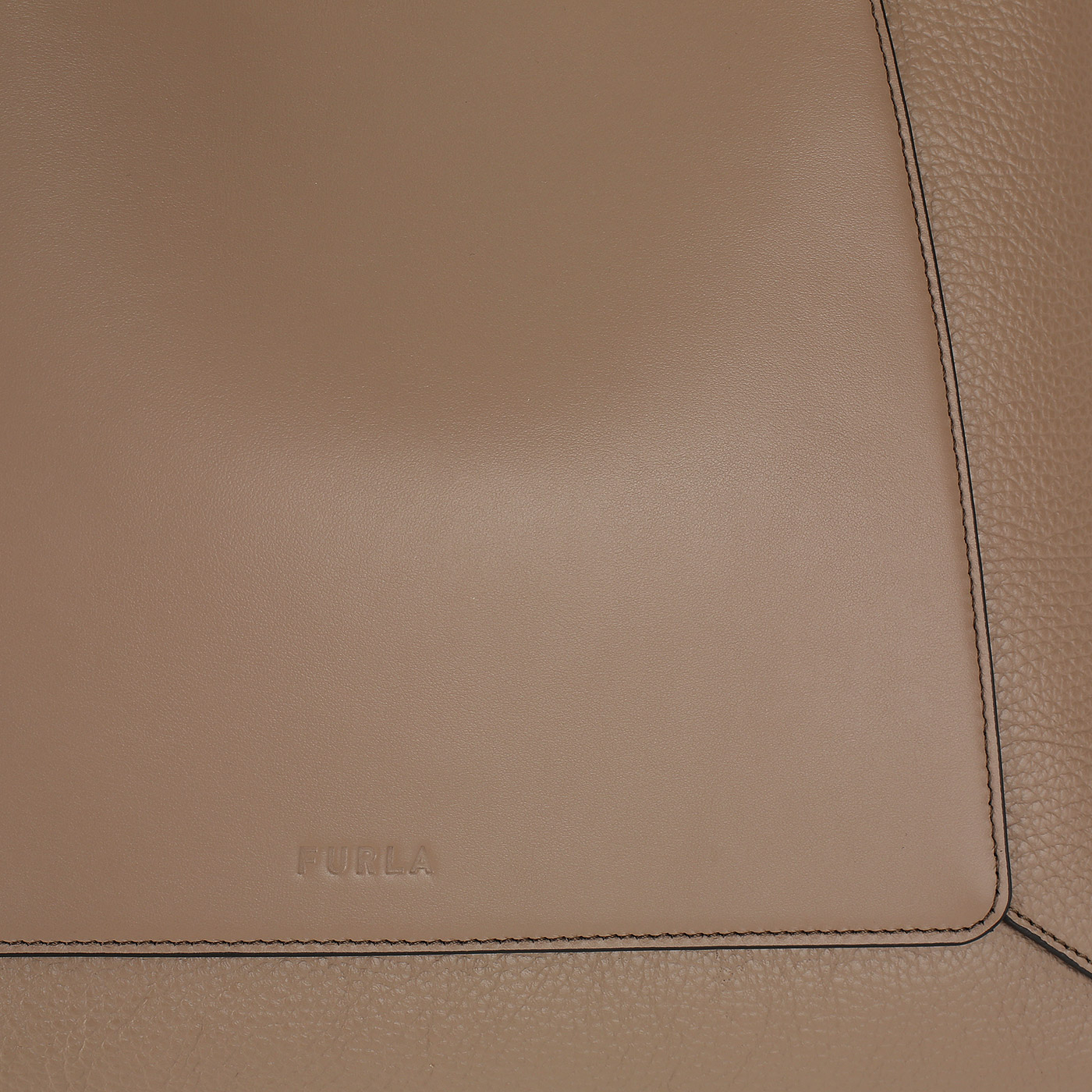 Кожаная сумка Furla Gilda