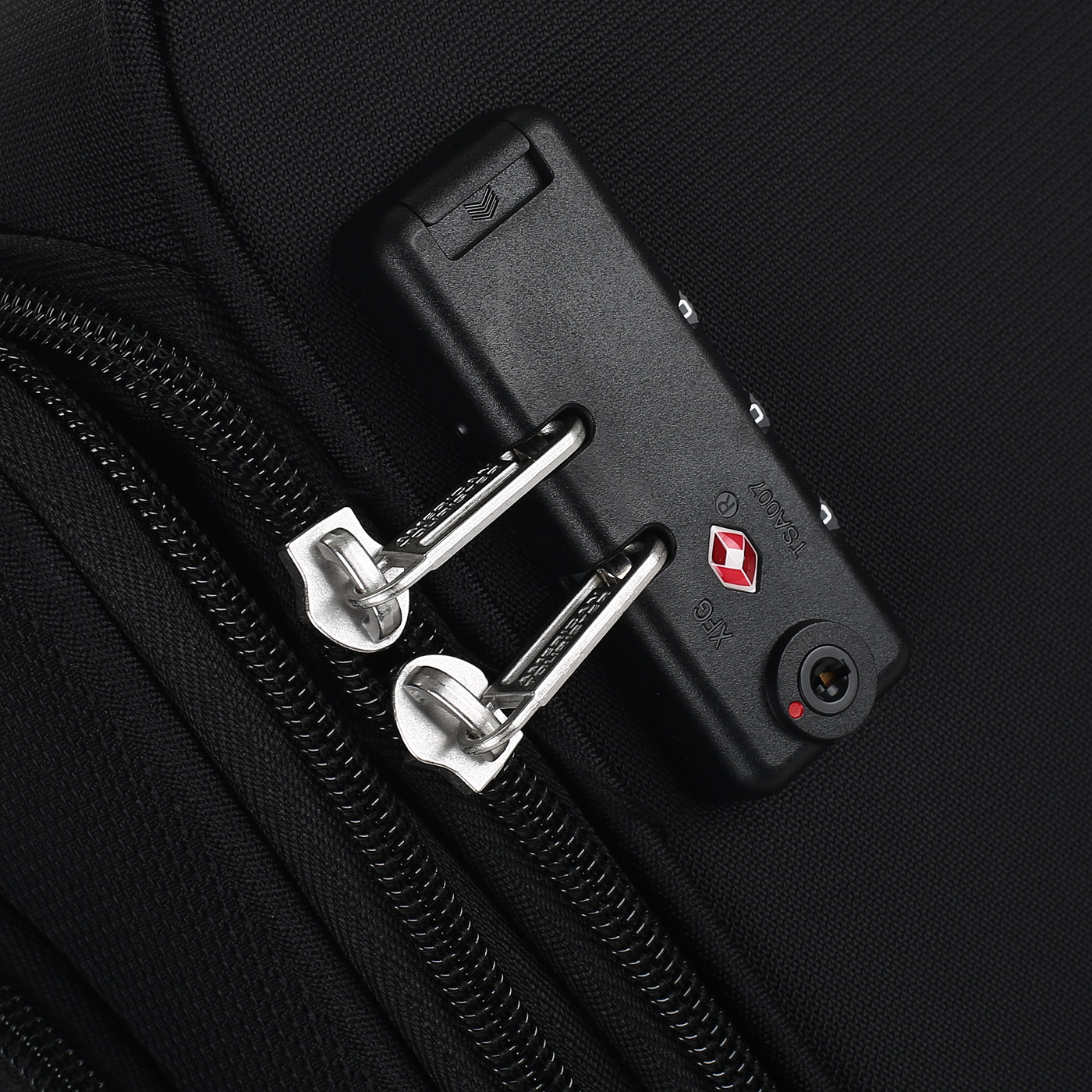 Чемодан большой L тканевый с кодовым замком American Tourister Crosstrack