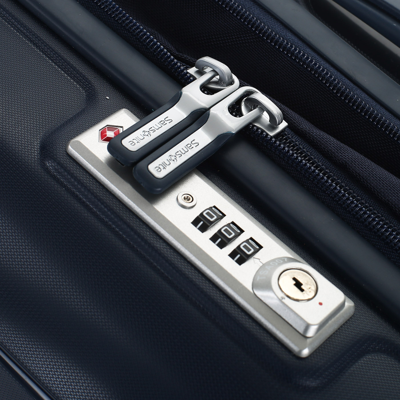 Чемодан для ручной клади из полипропилена с кодовым замком Samsonite Flux