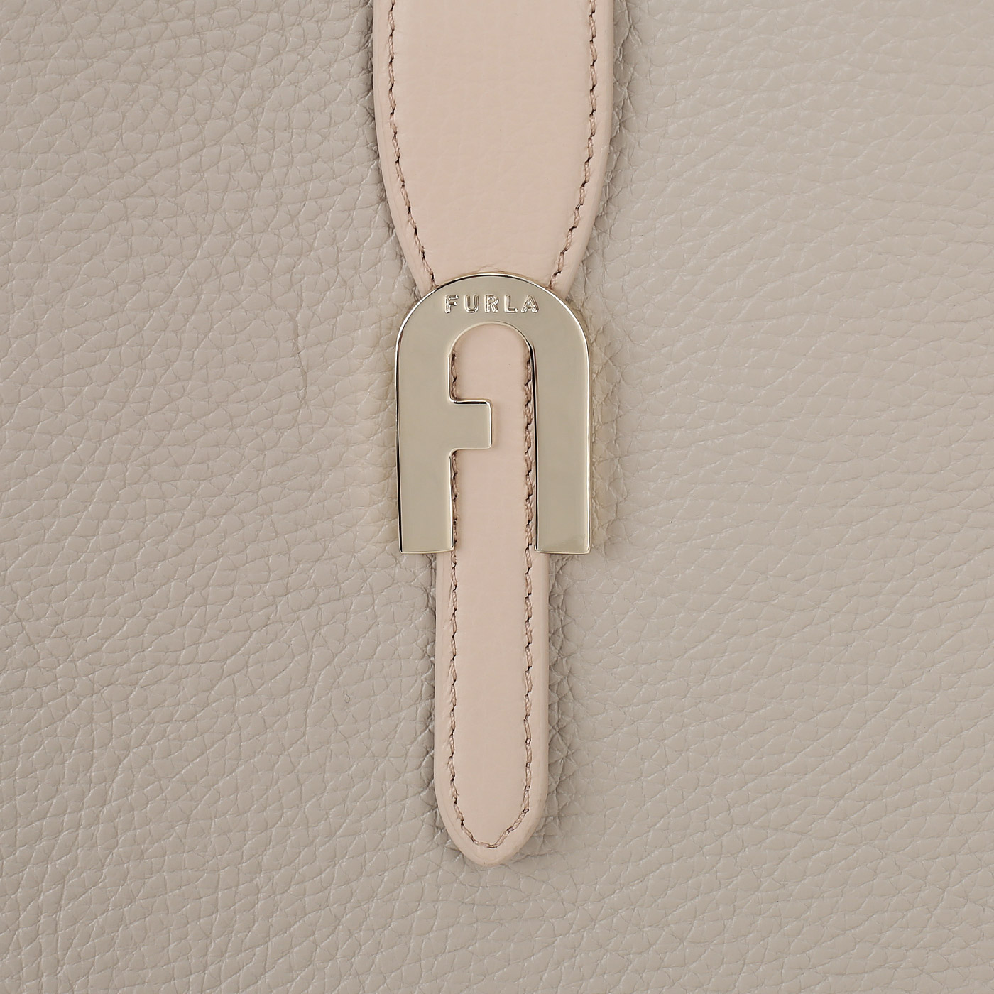 Кожаная сумка Furla Sofia