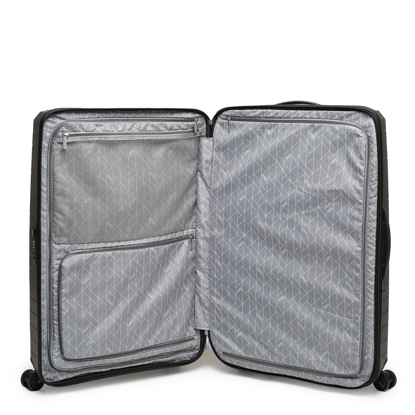 Чемодан на колесах American Tourister Fastforward