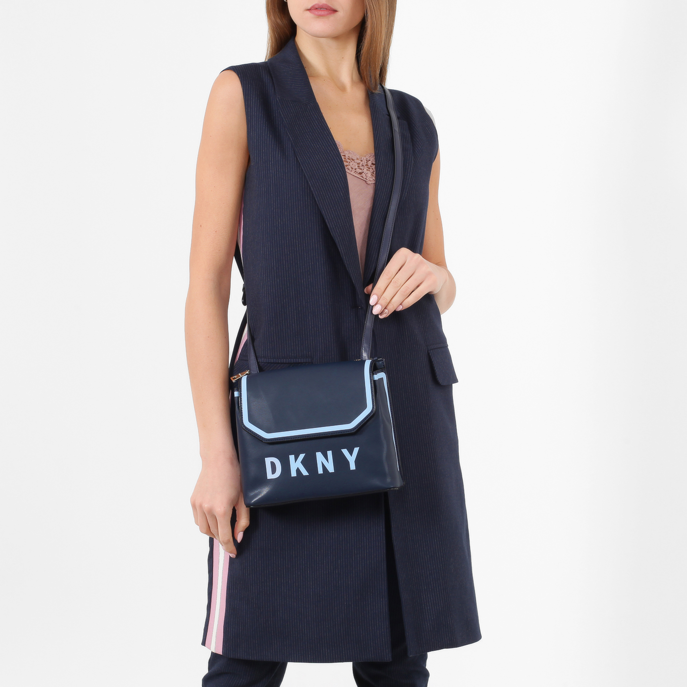 Кожаная сумочка через плечо DKNY Jade