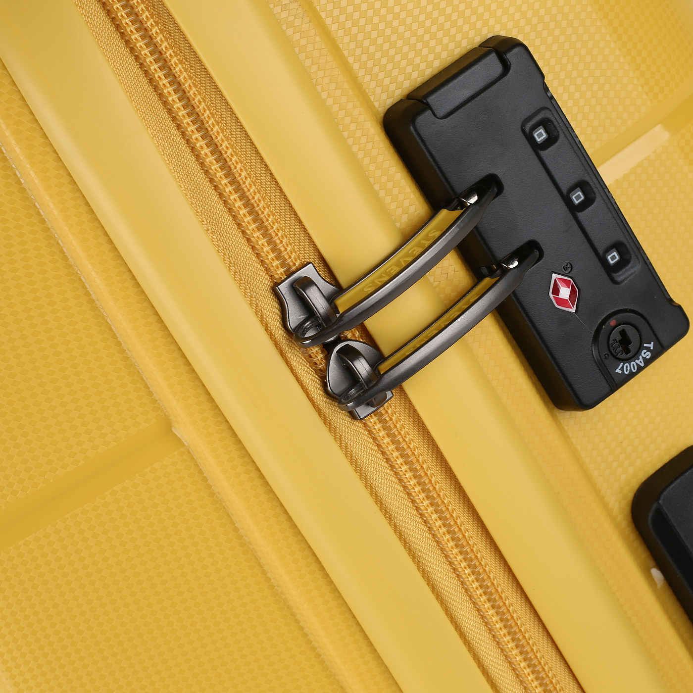 Чемодан средний M из полипропилена с кодовым замком Stevens Oxford